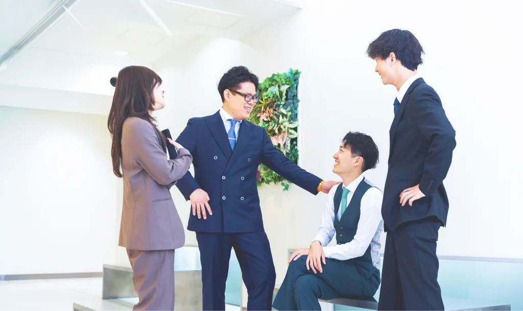 オフィスでの打ち合わせ